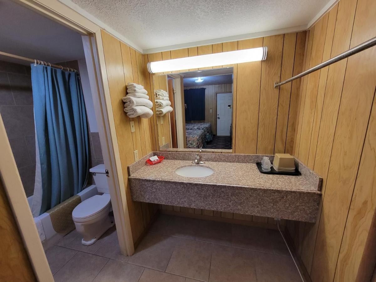 Eddy'S Motel Pleasanton Eksteriør billede