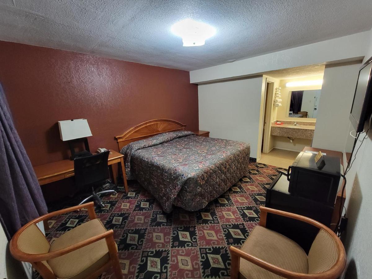 Eddy'S Motel Pleasanton Eksteriør billede
